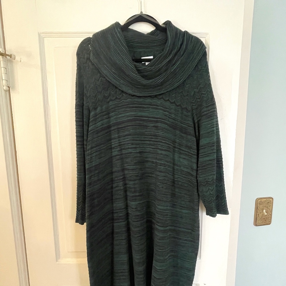 Avenue Cowl Neck Green Sweater Dress - size 22/24